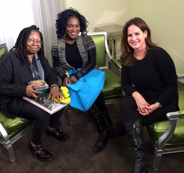 MUSICAL No próximo domingo (1º), Whoopi Goldberg (esq.) e Karin Hils serão entrevistadas por Renata Ceribelli para o 'Fantástico' (Globo) (Foto: Divulgação)