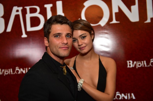 QUÍMICA Bruno Gagliasso com Sophie Charlotte na festa de lançamento de "Babilônia" (Globo), na trama, ele será Murilo, cafetão de Alice (Sophie)  (Foto: Divulgação)