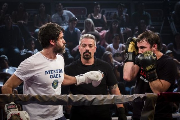 >> DUELO Lobão (Marcelo Faria, à dir.) tentará dopar seu rival, Gael (Eriberto Leão), em luta de muay thai no capítulo de "Malhação" (Globo) desta quarta (10). (Tata Barreto/Divulgação)