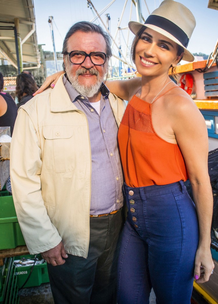 Luis Melo e Giovanna Antonelli em gravação de 'Sol Nascente' (Globo), em Búzios ; eles serão pai e filha (João Miguel Junior/Divulgação)